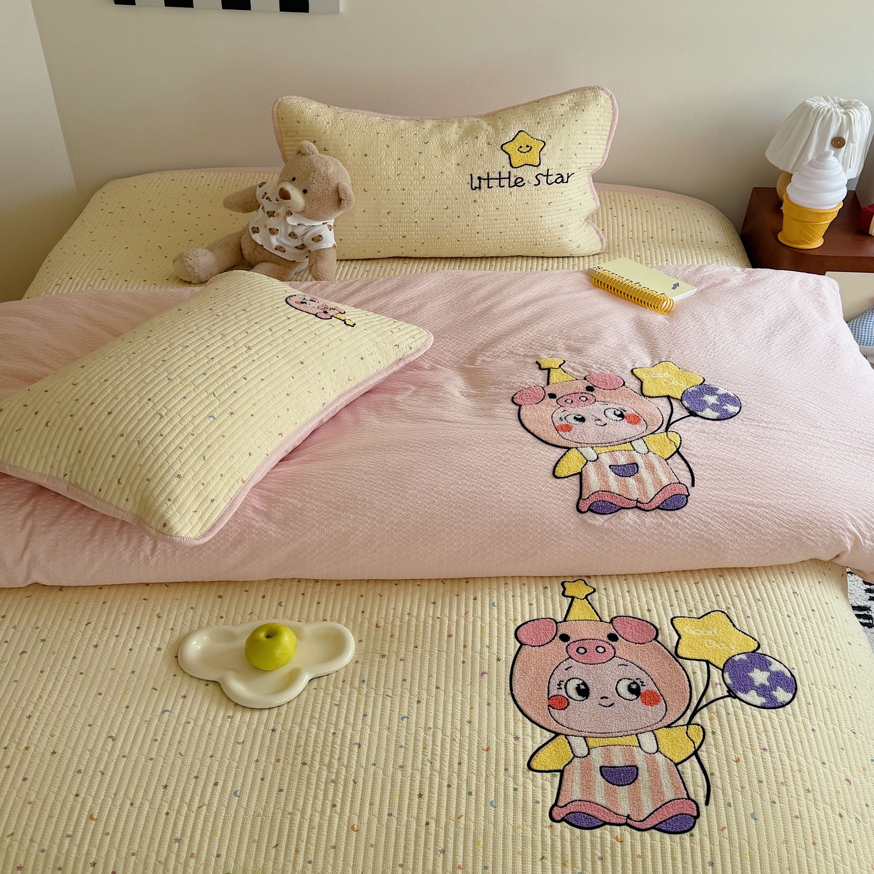 91家纺网 家纺一手货源 找家纺 顾里家纺 2026新款ins韩风床盖单品床盖单件三件套被套四件套 猪猪仔