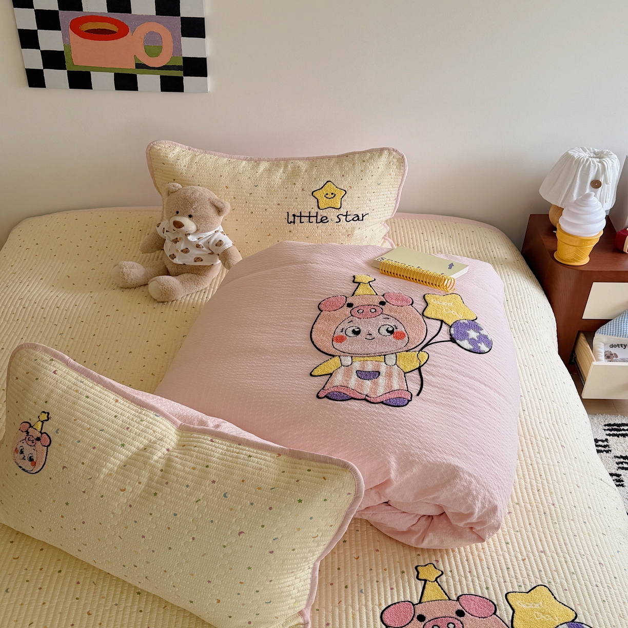 91家纺网 家纺一手货源 找家纺 顾里家纺 2026新款ins韩风床盖单品床盖单件三件套被套四件套 猪猪仔