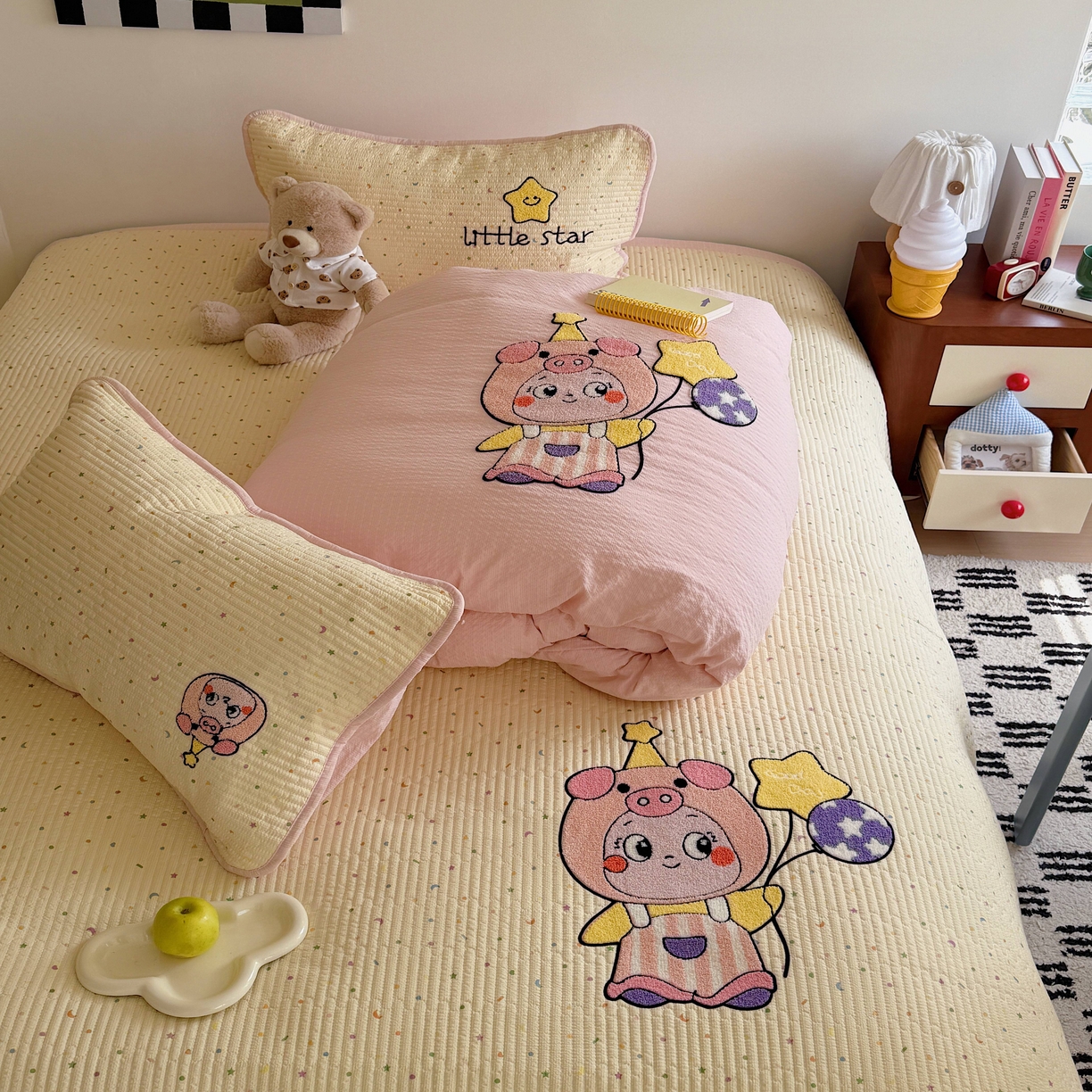 91家纺网 家纺一手货源 找家纺 顾里家纺 2026新款ins韩风床盖单品床盖单件三件套被套四件套 猪猪仔