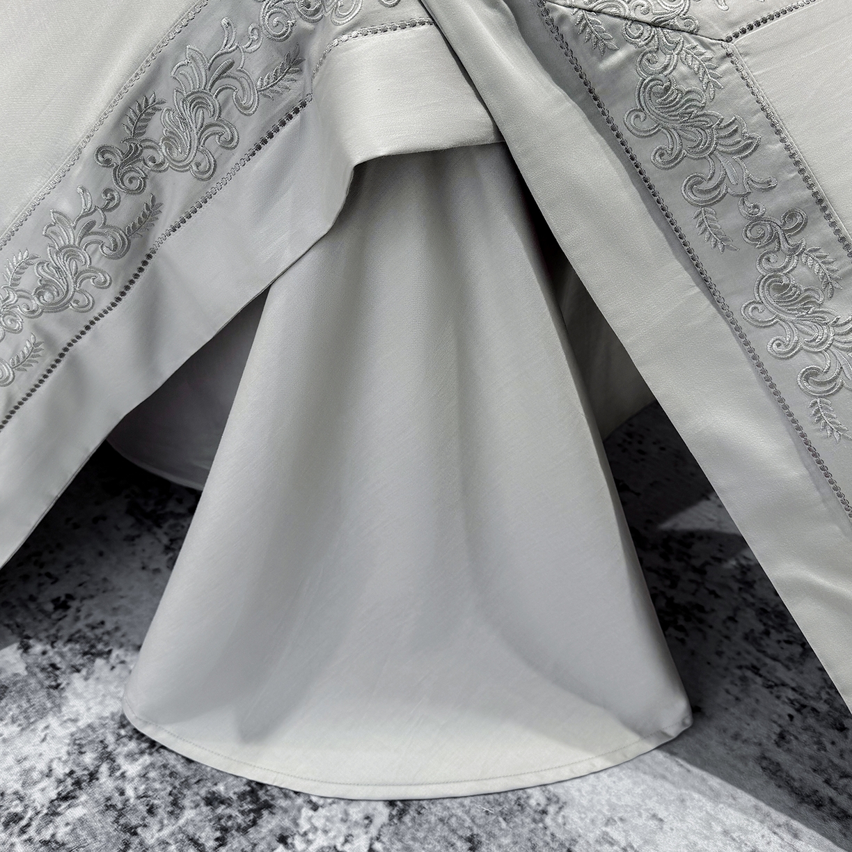 91家纺网 家纺一手货源 找家纺 （总）莱势 2026新款100支长绒棉全棉纯棉50x50s埃及贡缎刺绣绣花四件套高端礼盒塞纳