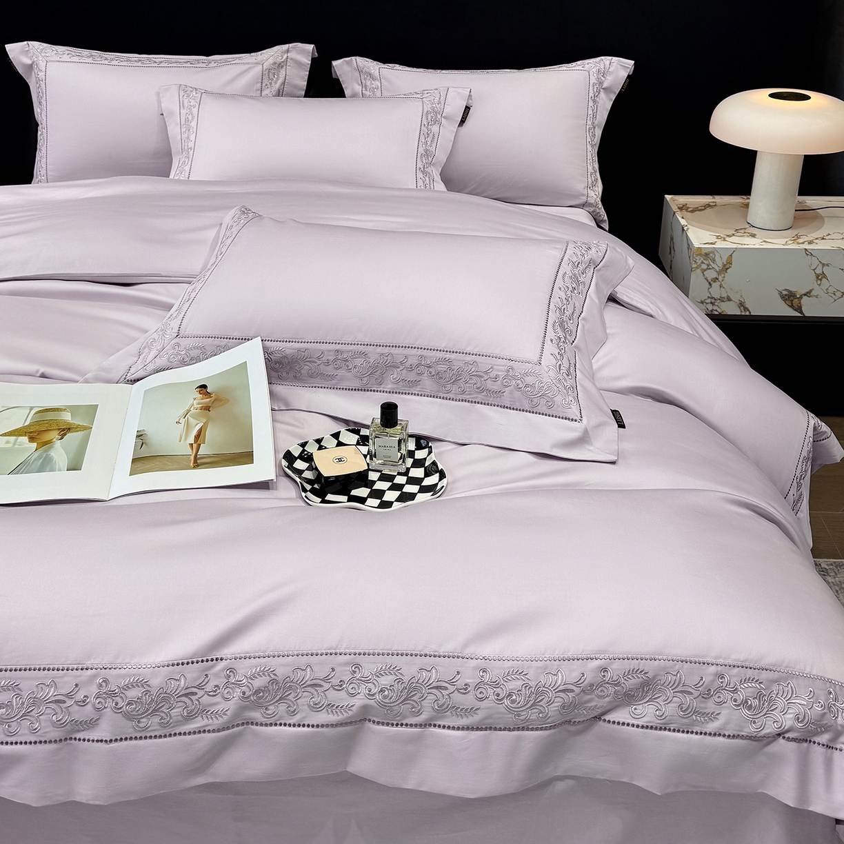 91家纺网 家纺一手货源 找家纺 莱势 2026新款100支长绒棉全棉纯棉50x50s埃及贡缎刺绣绣花四件套高端礼盒塞纳 塞纳-香芋紫