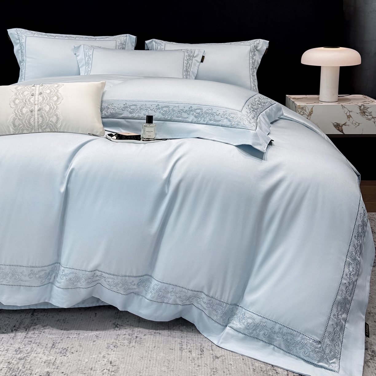 91家纺网 家纺一手货源 找家纺 莱势 2026新款100支长绒棉全棉纯棉50x50s埃及贡缎刺绣绣花四件套高端礼盒塞纳 塞纳-天空蓝