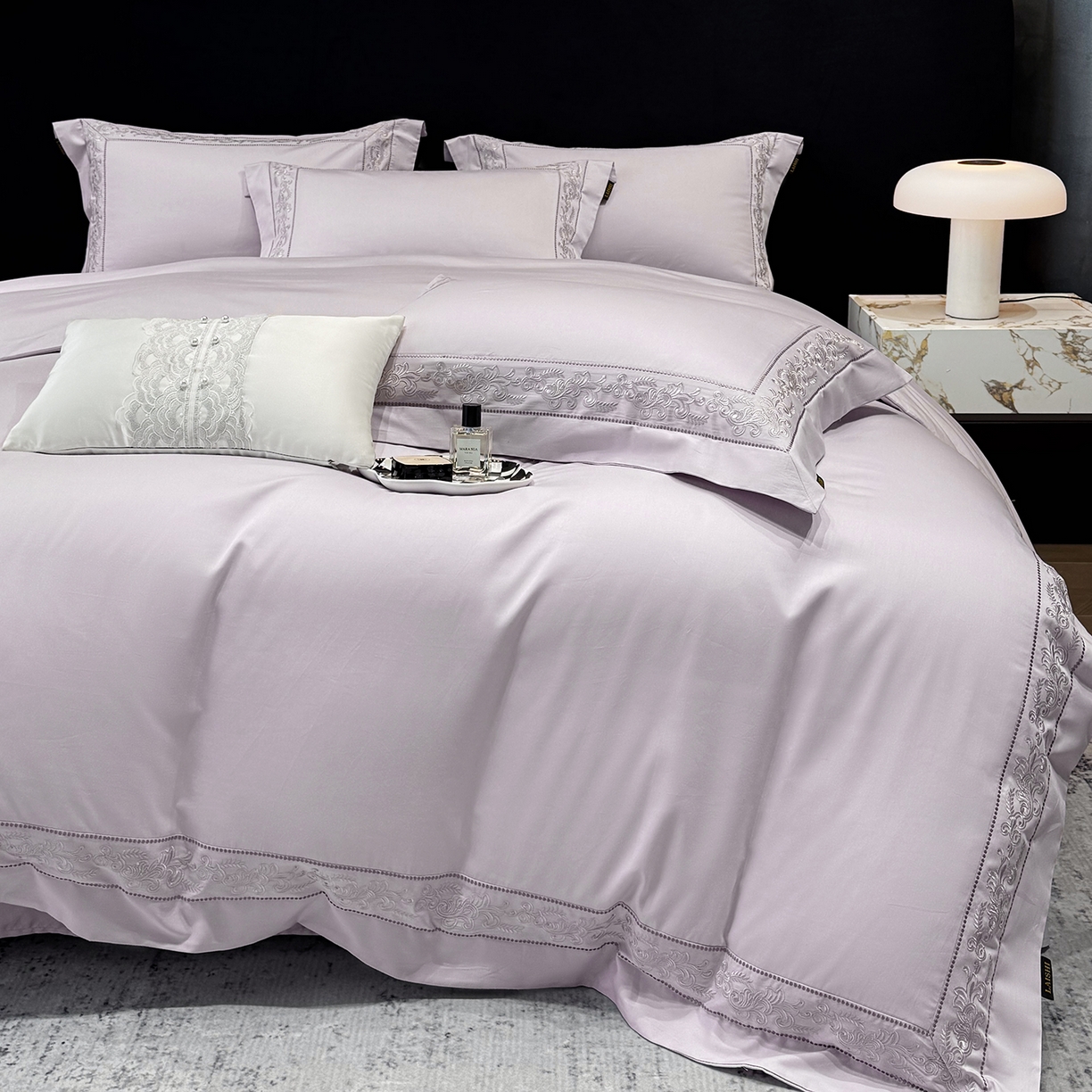 91家纺网 家纺一手货源 找家纺 莱势 2026新款100支长绒棉全棉纯棉50x50s埃及贡缎刺绣绣花四件套高端礼盒塞纳 塞纳-香芋紫