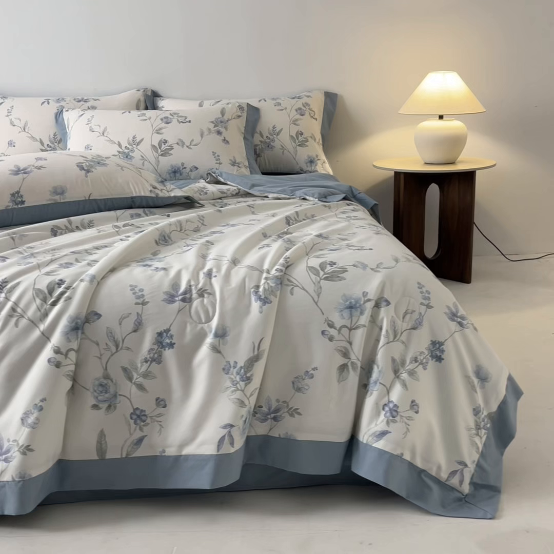 91家纺网 家纺一手货源 找家纺 柒月家居 2026新款凉感冰丝夏被空调被夏凉被 春溪蓝