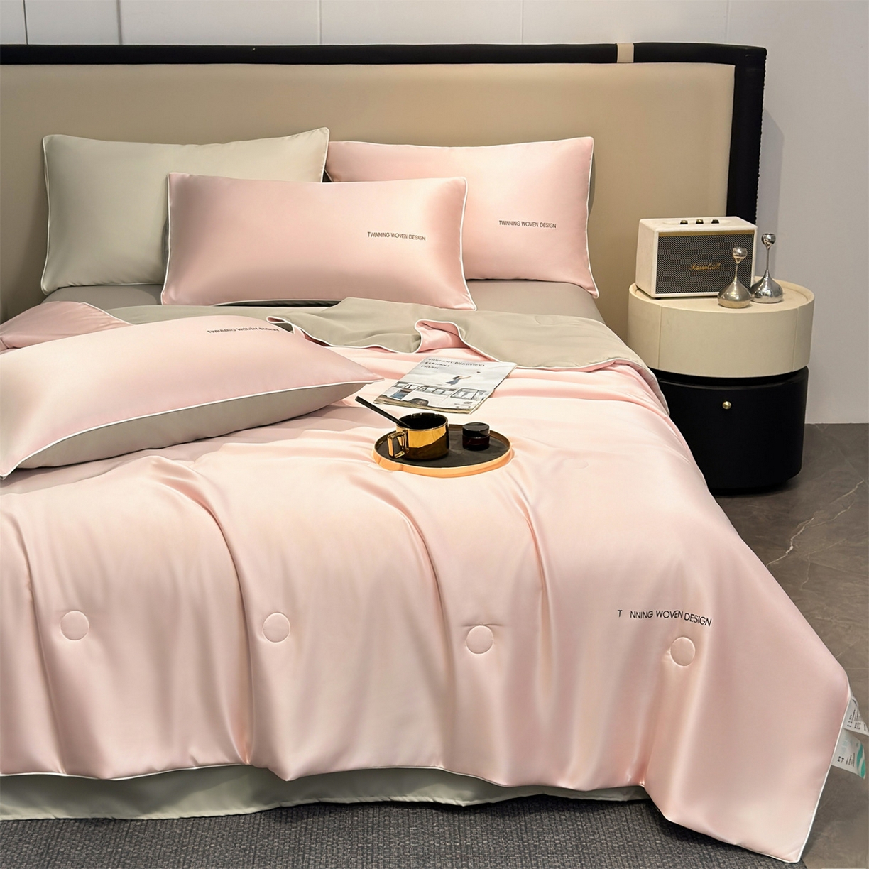 91家纺网 家纺一手货源 找家纺 招财星家纺 2026新款可水洗真丝被夏天空调被单人夏凉被冰丝夏被被子双人薄被（带质检报告买家秀） 丝语-粉玉+银灰