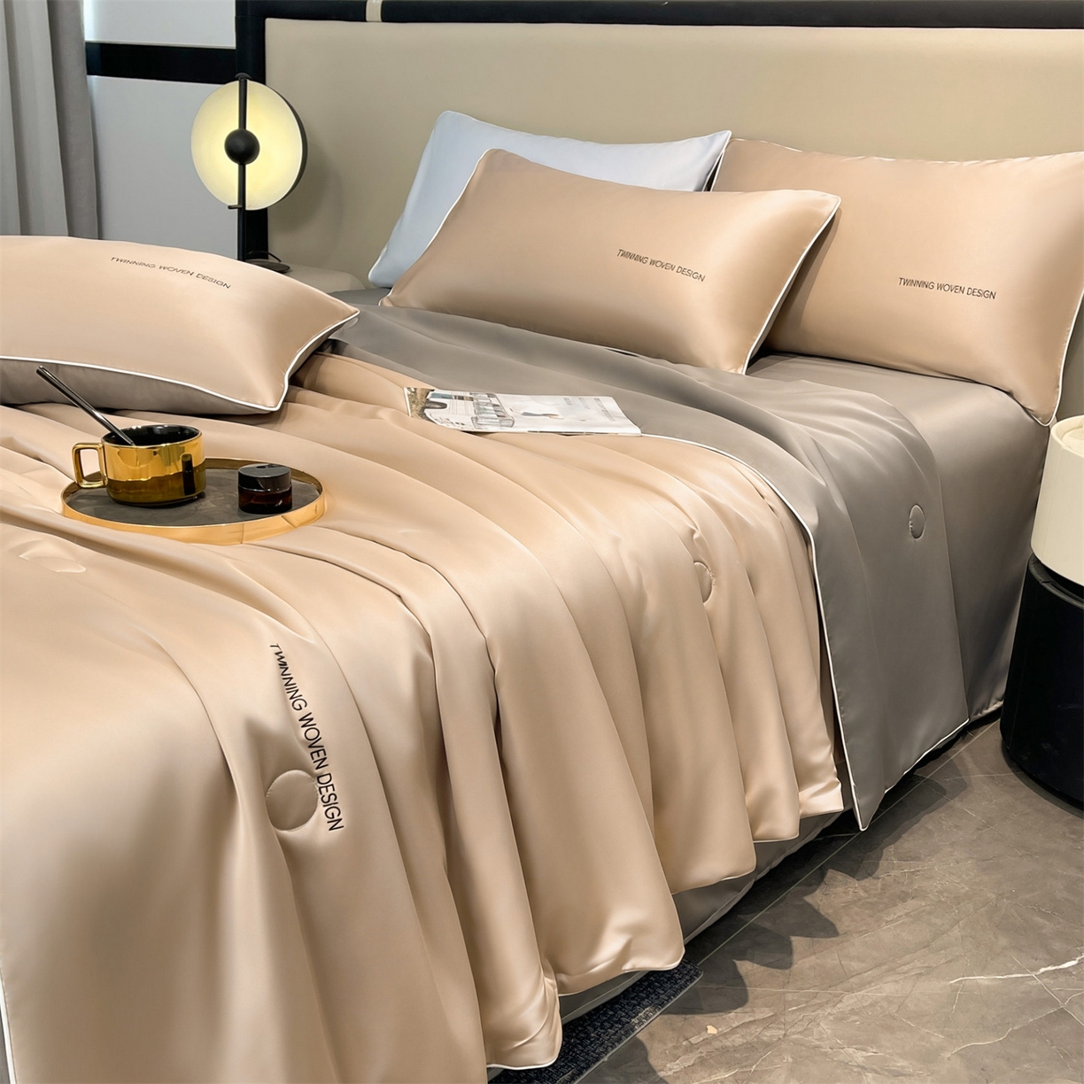 91家纺网 家纺一手货源 找家纺 招财星家纺 2026新款可水洗真丝被夏天空调被单人夏凉被冰丝夏被被子双人薄被（带质检报告买家秀） 丝语-奶咖+暖棕