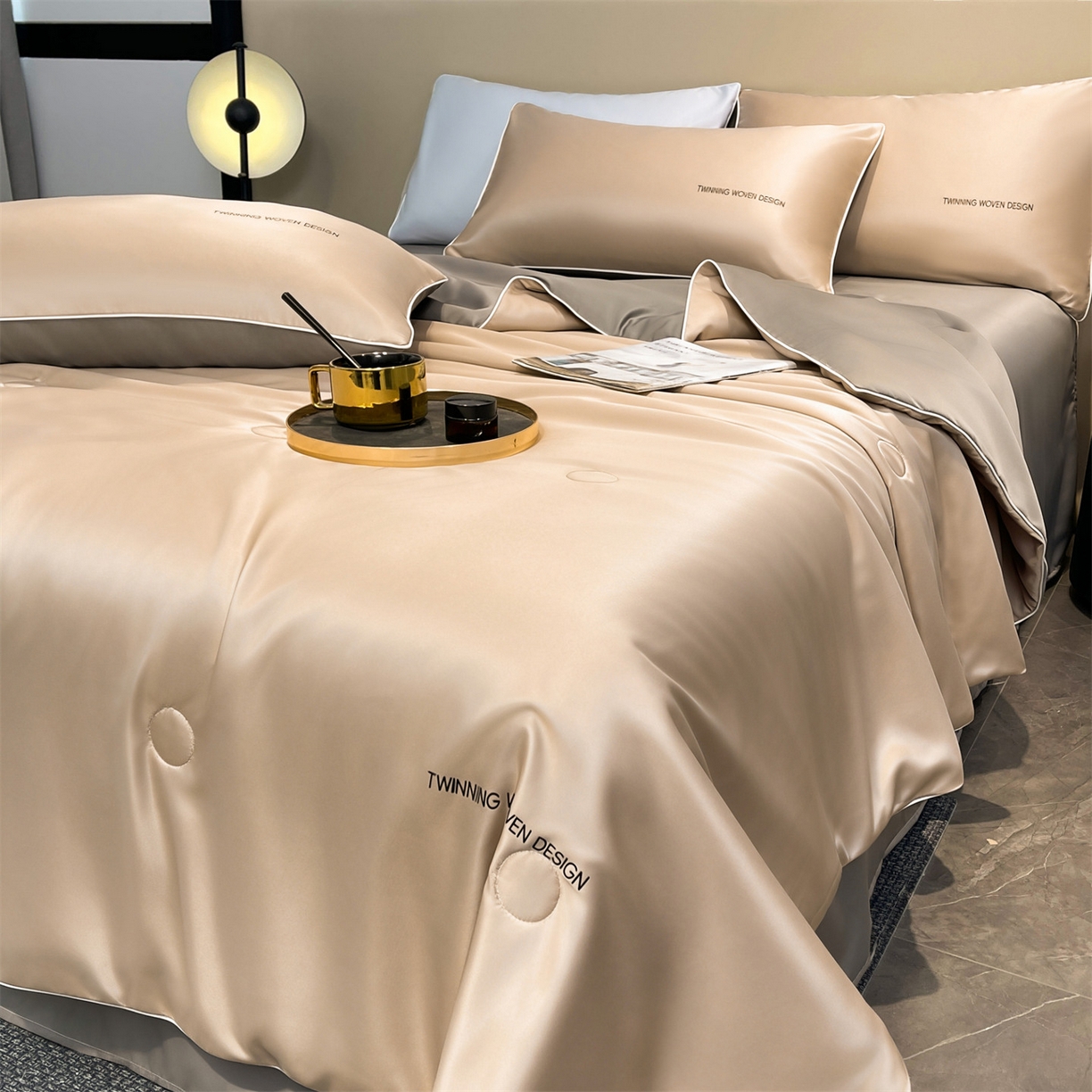 91家纺网 家纺一手货源 找家纺 招财星家纺 2026新款可水洗真丝被夏天空调被单人夏凉被冰丝夏被被子双人薄被（带质检报告买家秀） 丝语-奶咖+暖棕