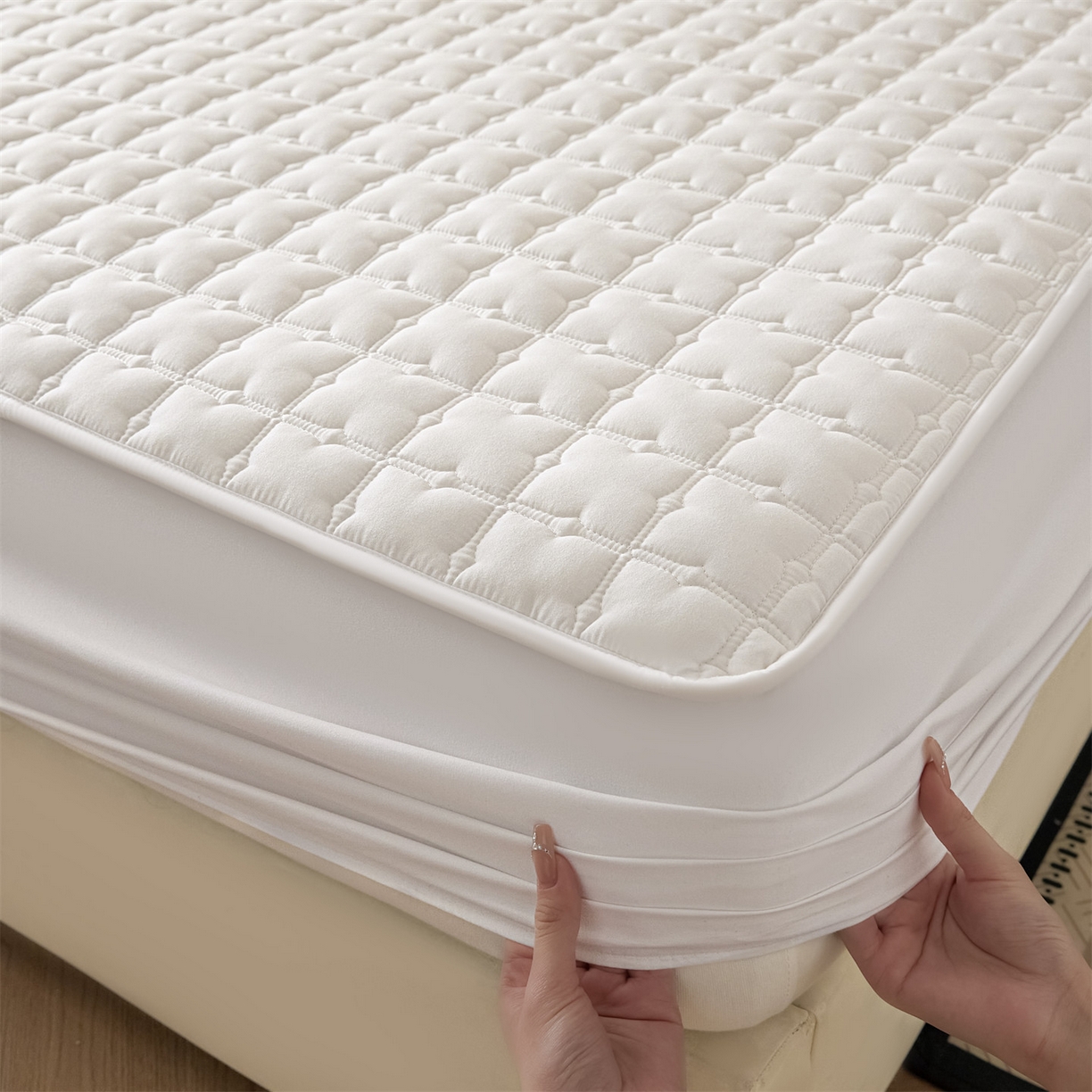 91家纺网 家纺一手货源 找家纺 优眠坊 2026新款夹棉床笠/防水床笠   床笠三件套 格趣-白色-防水款