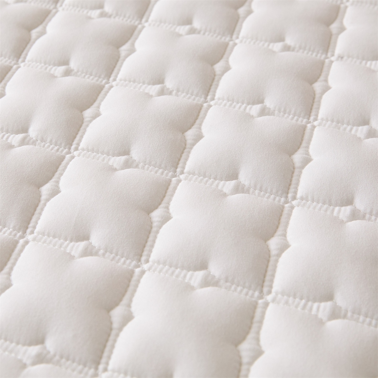 91家纺网 家纺一手货源 找家纺 优眠坊 2026新款夹棉床笠/防水床笠   床笠三件套 格趣-白色-防水款