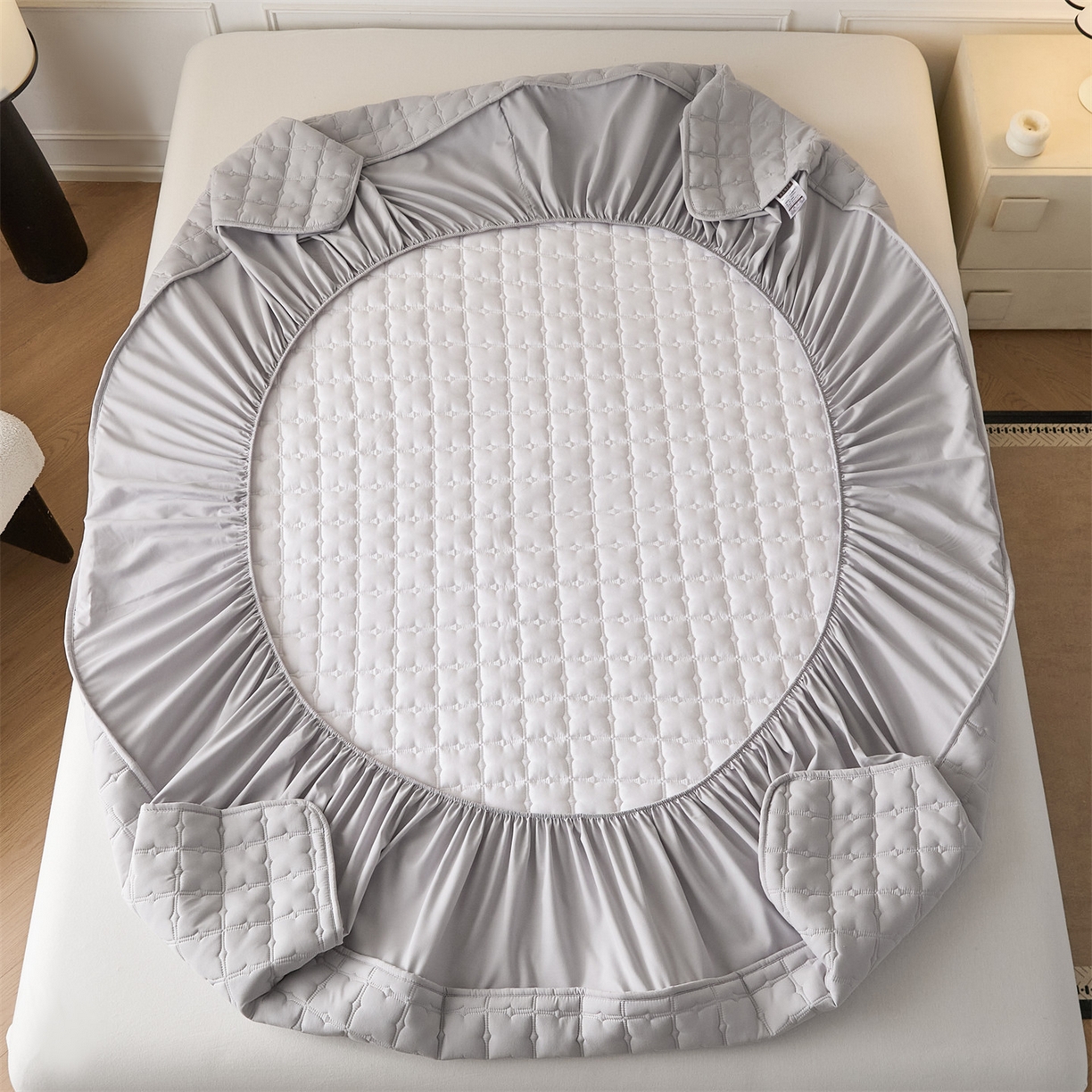 91家纺网 家纺一手货源 找家纺 优眠坊 2026新款夹棉床笠/防水床笠   床笠三件套 格趣-浅灰-防水款