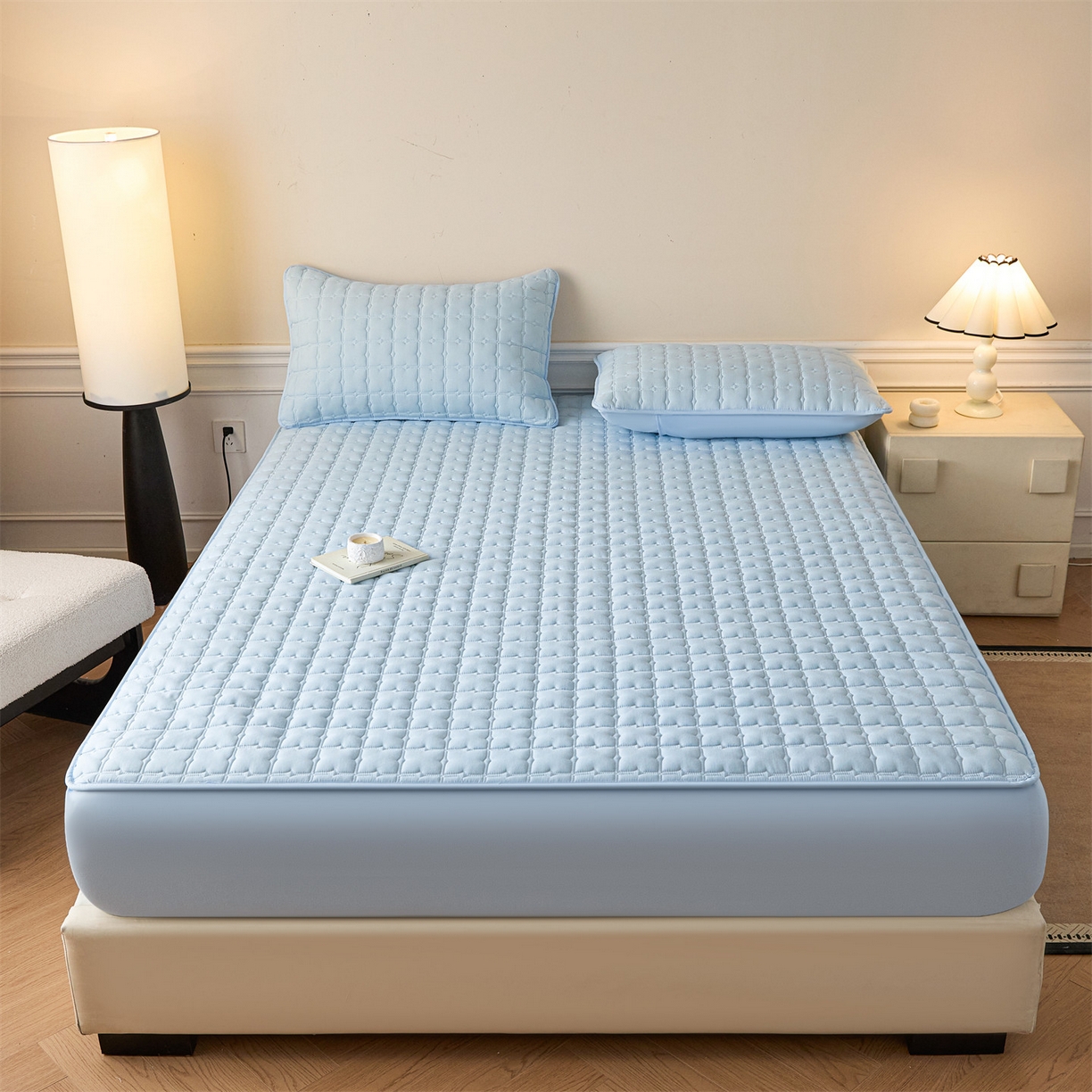 91家纺网 家纺一手货源 找家纺 优眠坊 2026新款夹棉床笠/防水床笠   床笠三件套 格趣-浅蓝-防水款