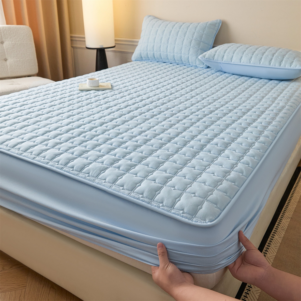 91家纺网 家纺一手货源 找家纺 优眠坊 2026新款夹棉床笠/防水床笠   床笠三件套 格趣-浅蓝-防水款