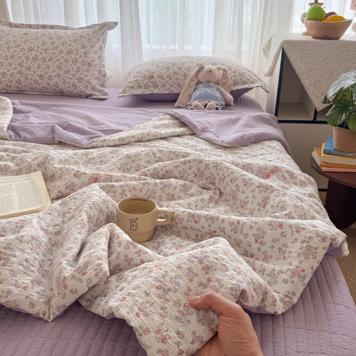 91家纺网 家纺一手货源 找家纺 梵希雅 2026新款云感泡芙棉泡芙纱床盖夏被四件套 红果兔兔