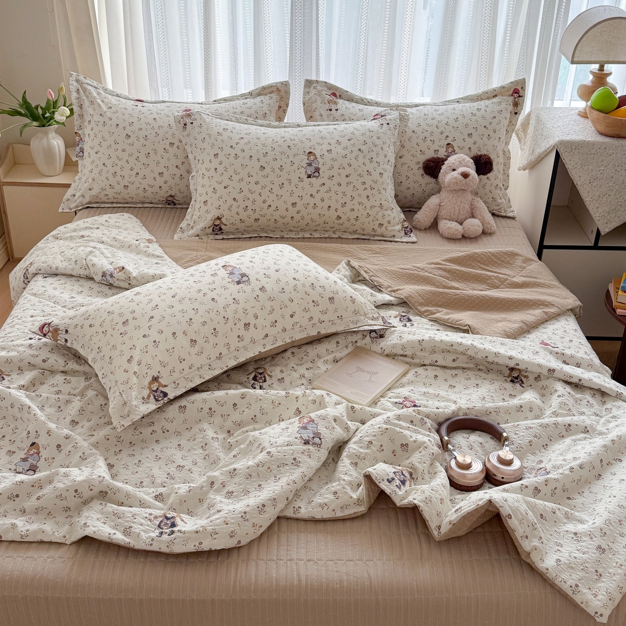 91家纺网 家纺一手货源 找家纺 梵希雅 2026新款云感泡芙棉泡芙纱床盖夏被四件套 花间娃娃