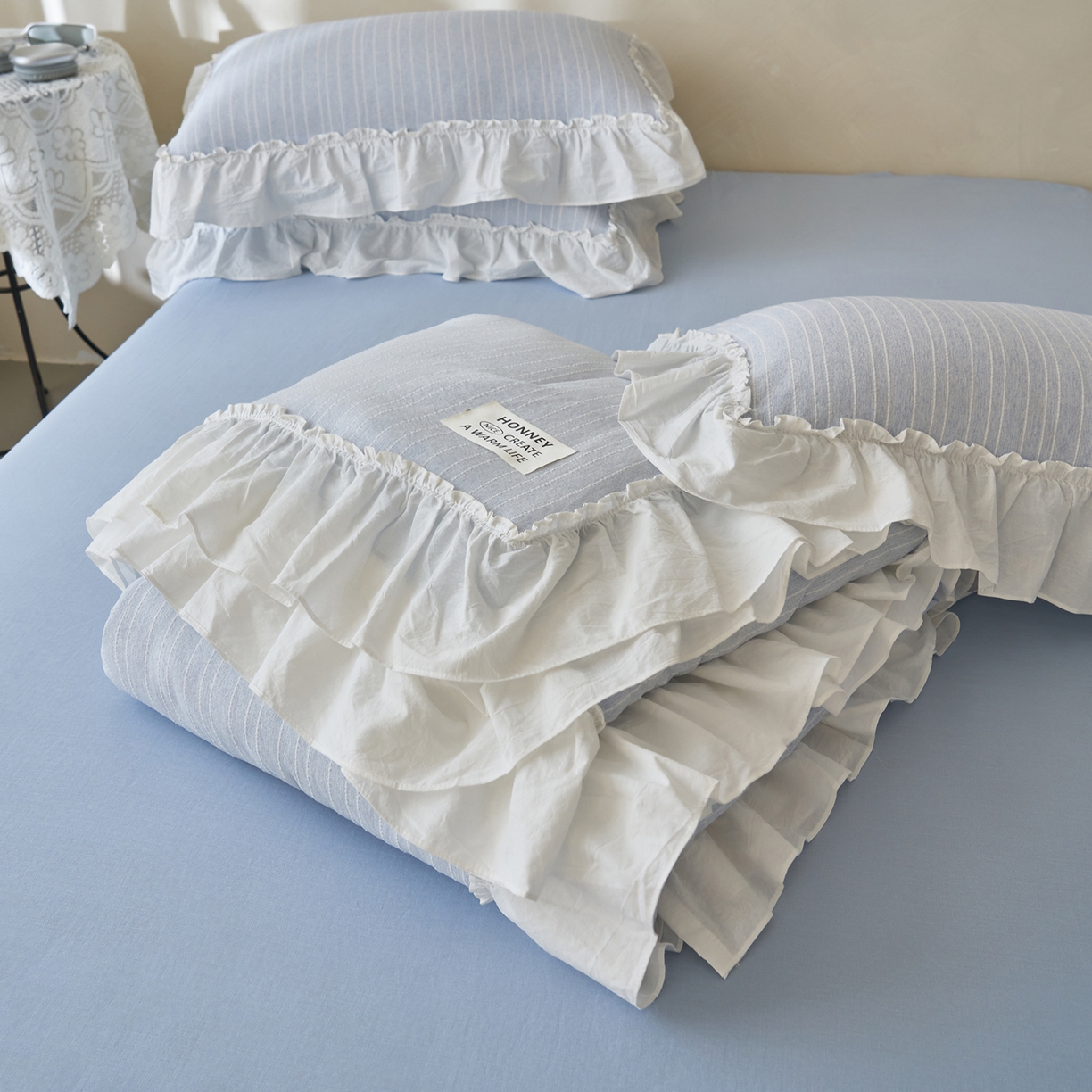 91家纺网 家纺一手货源 找家纺 （总）晨曦家纺 2026新款荷叶花边泡芙纱提花夏凉被四件套可水洗棉夏被四件套少女风