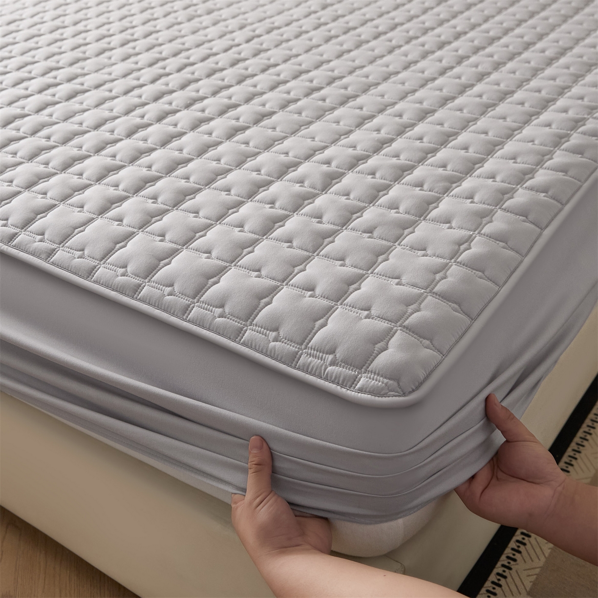 91家纺网 家纺一手货源 找家纺 优眠坊 2026新款夹棉床笠/防水床笠   床笠三件套 格趣-浅灰-不防水款