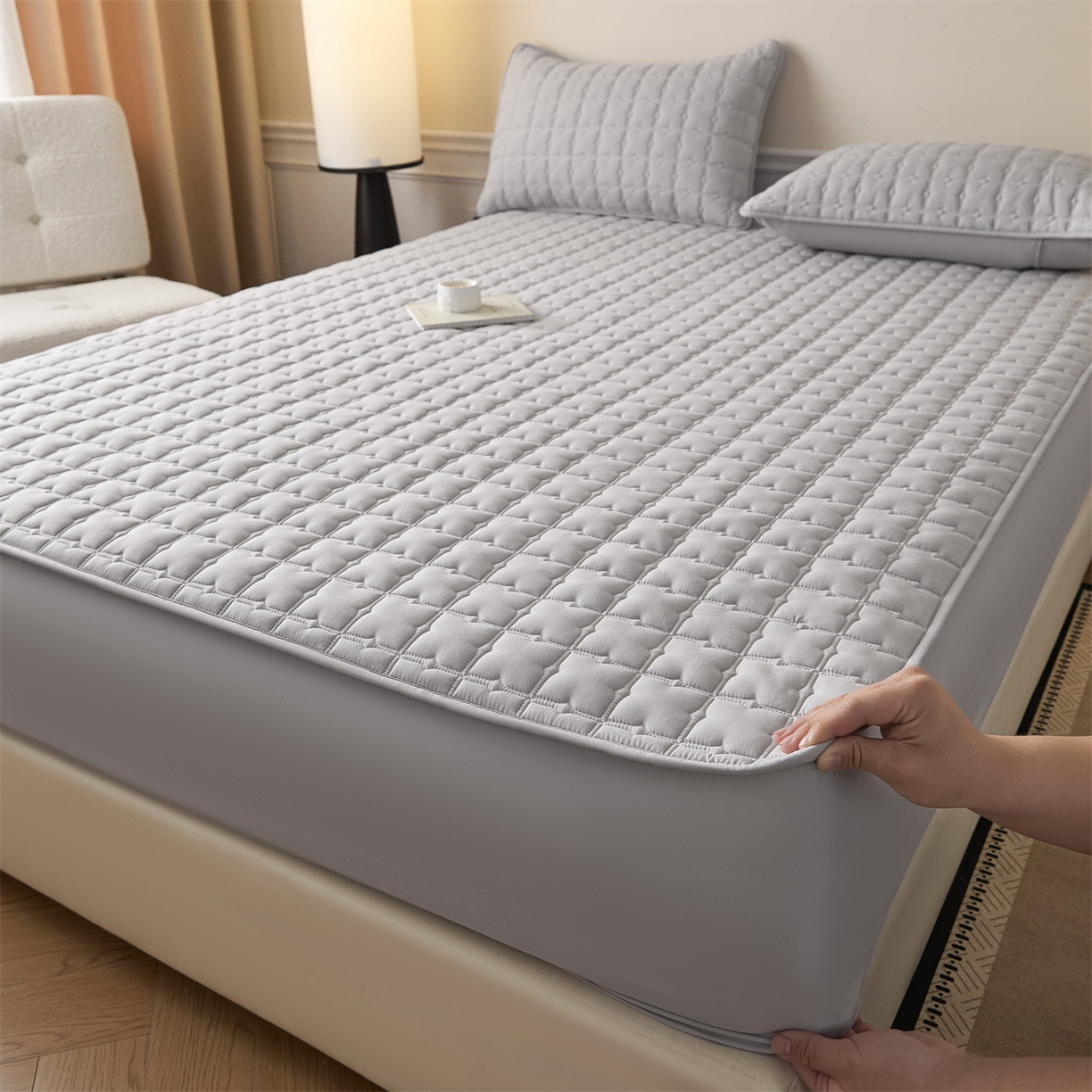 91家纺网 家纺一手货源 找家纺 优眠坊 2026新款夹棉床笠/防水床笠   床笠三件套 格趣-浅灰-不防水款