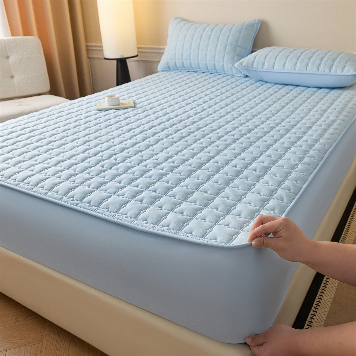 91家纺网 家纺一手货源 找家纺 优眠坊 2026新款夹棉床笠/防水床笠   床笠三件套 格趣-浅蓝-不防水款