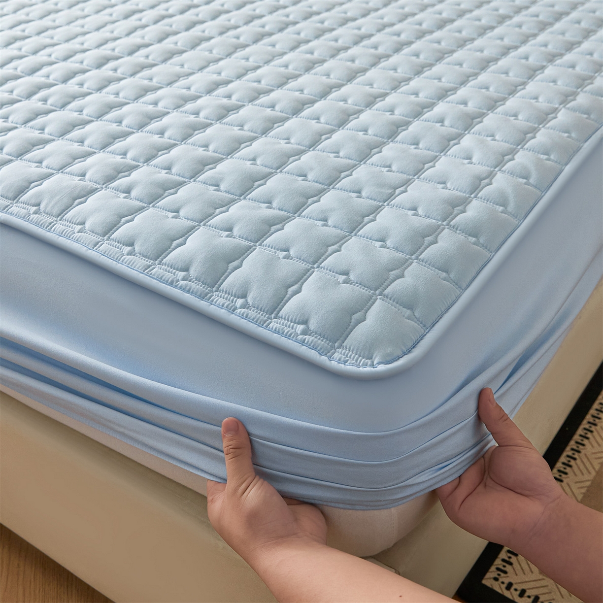 91家纺网 家纺一手货源 找家纺 优眠坊 2026新款夹棉床笠/防水床笠   床笠三件套 格趣-浅蓝-不防水款