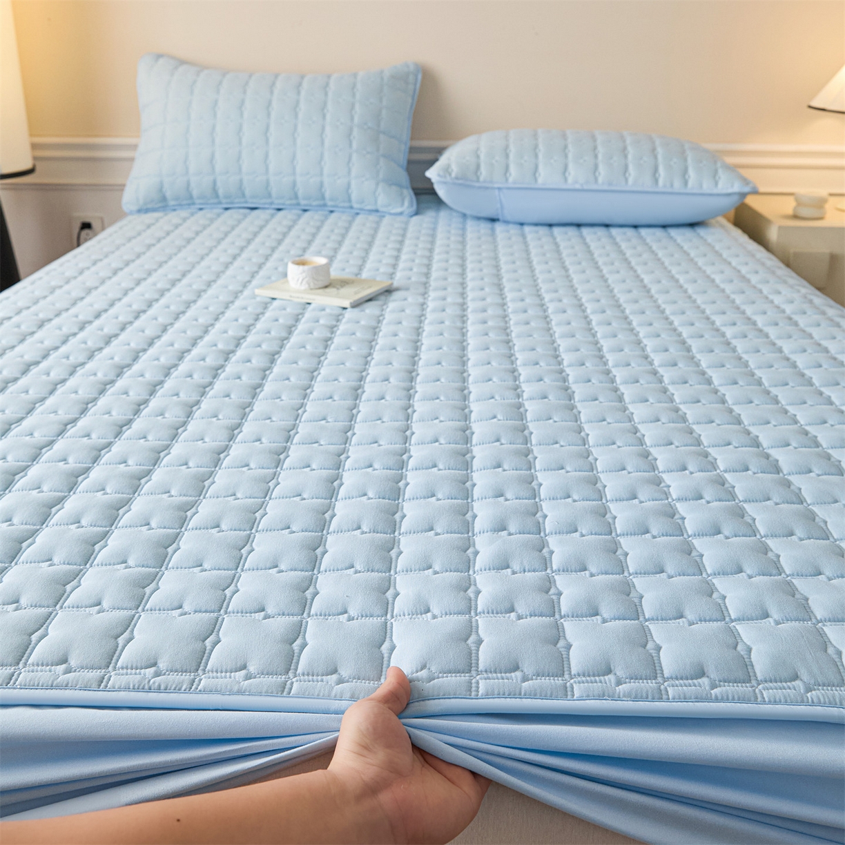 91家纺网 家纺一手货源 找家纺 优眠坊 2026新款夹棉床笠/防水床笠   床笠三件套 格趣-浅蓝-不防水款