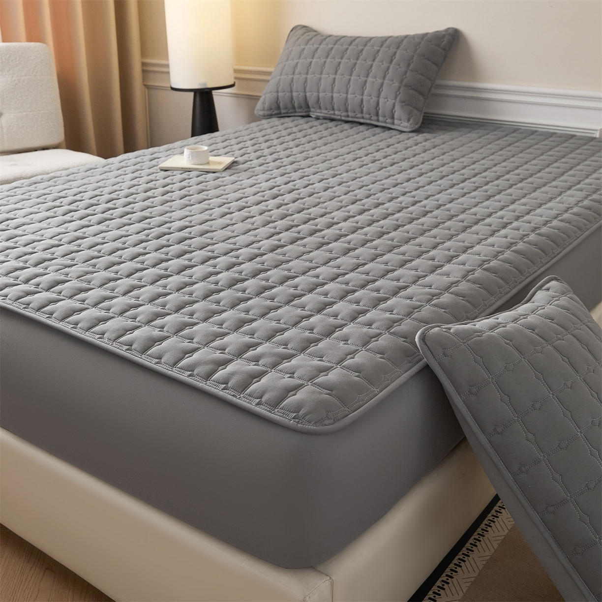 91家纺网 家纺一手货源 找家纺 优眠坊 2026新款夹棉床笠/防水床笠   床笠三件套 格趣-深灰-不防水款