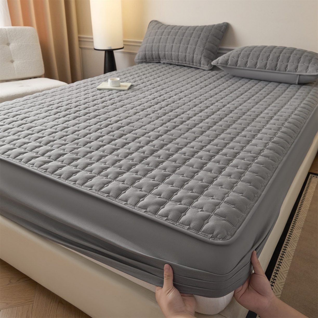 91家纺网 家纺一手货源 找家纺 优眠坊 2026新款夹棉床笠/防水床笠   床笠三件套 格趣-深灰-不防水款