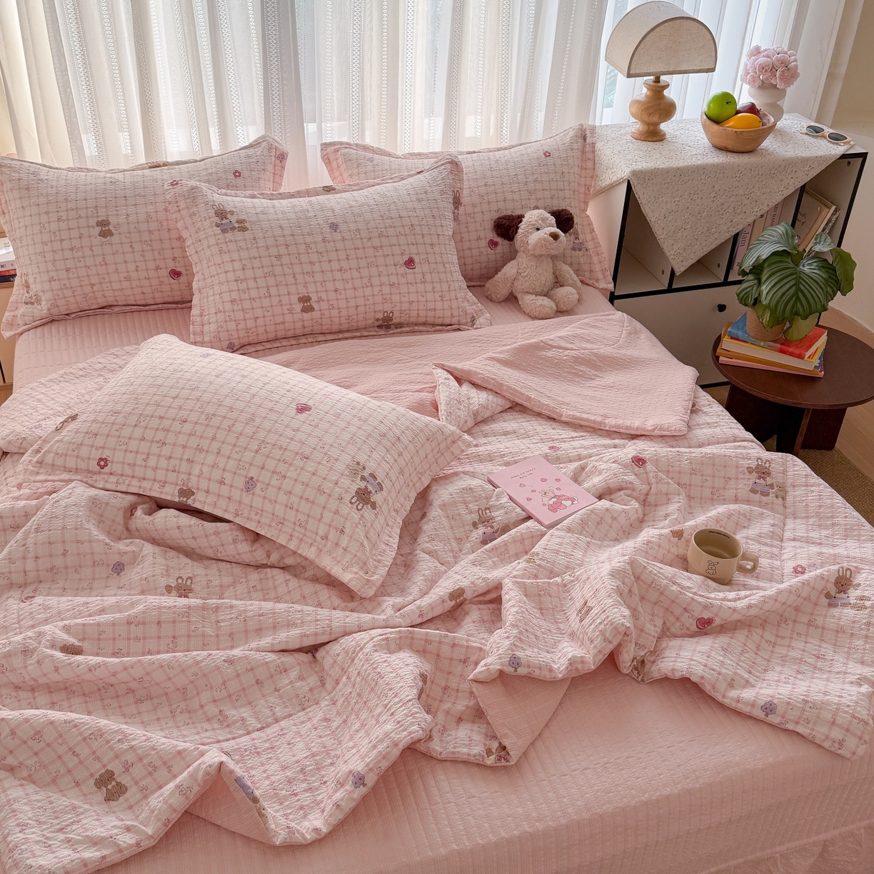 91家纺网 家纺一手货源 找家纺 梵希雅 2026新款云感泡芙棉泡芙纱床盖夏被四件套 蜜桃小兔