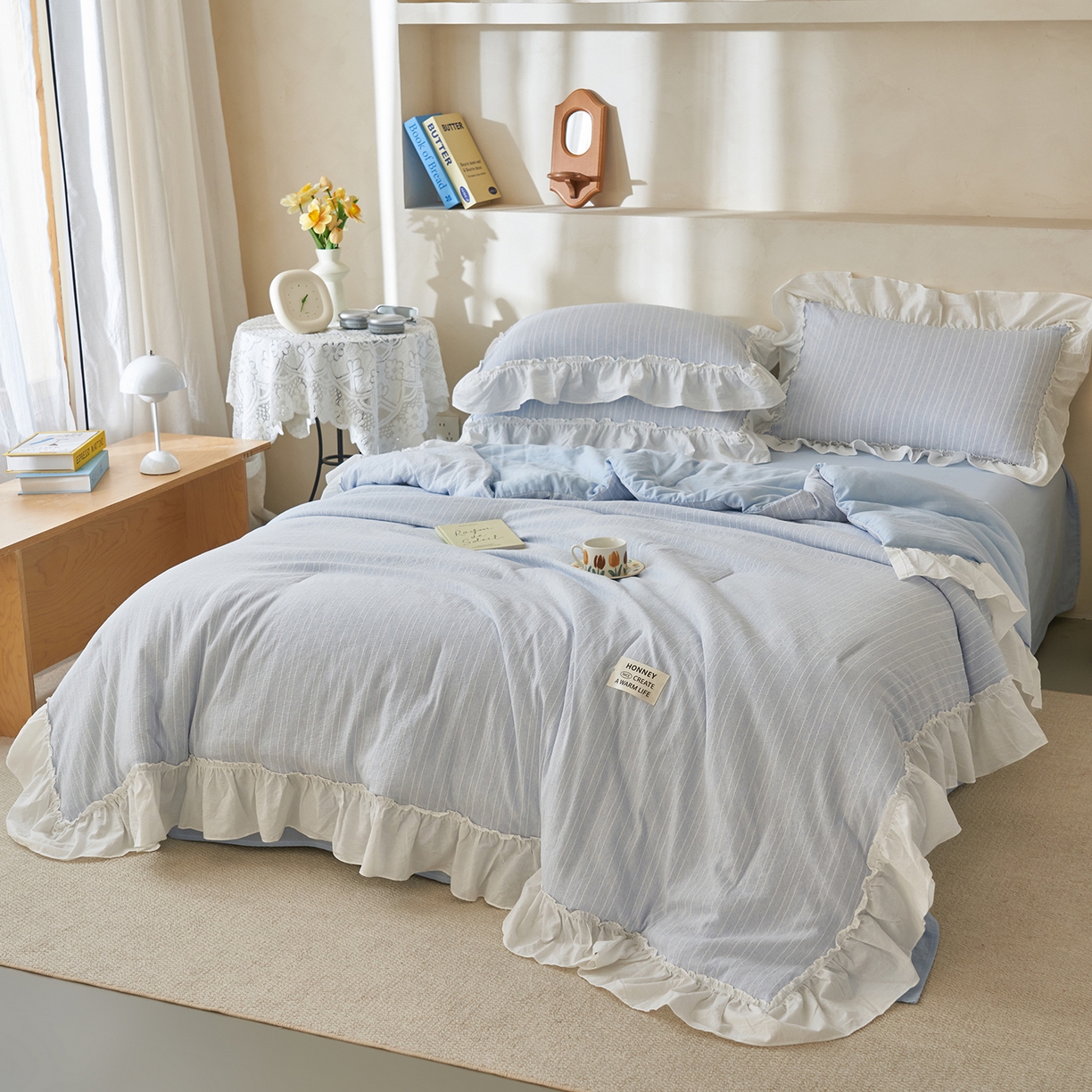 91家纺网 家纺一手货源 找家纺 晨曦家纺 2026新款荷叶花边泡芙纱提花夏凉被四件套可水洗棉夏被四件套少女风 海盐蓝