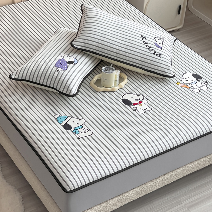 91家纺网 家纺一手货源 找家纺 炫拼家纺 2026新款A类凉豆豆提花条纹卡通刺绣床笠席 条纹-冰淇淋狗