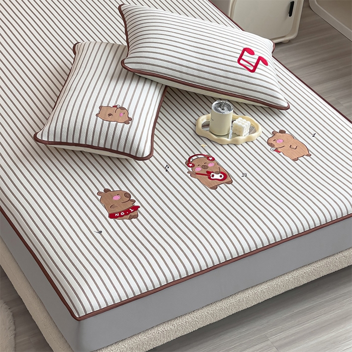 91家纺网 家纺一手货源 找家纺 炫拼家纺 2026新款A类凉豆豆提花条纹卡通刺绣床笠席 条纹-元气卡皮