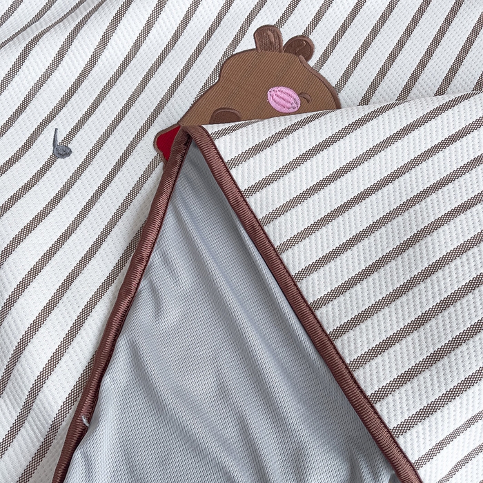 91家纺网 家纺一手货源 找家纺 炫拼家纺 2026新款A类凉豆豆提花条纹卡通刺绣床笠席 条纹-元气卡皮