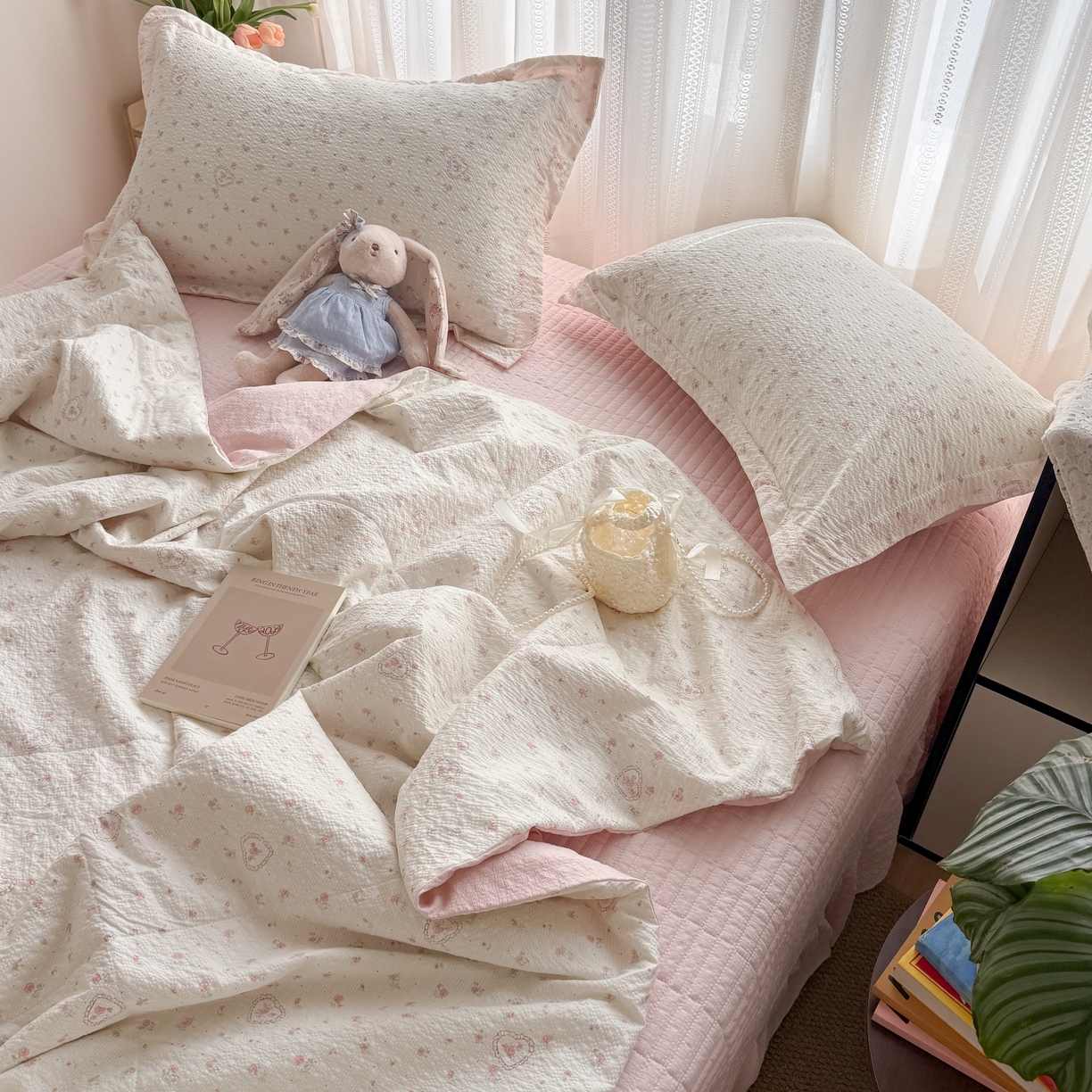 91家纺网 家纺一手货源 找家纺 梵希雅 2026新款云感泡芙棉泡芙纱床盖夏被四件套 甜桃心