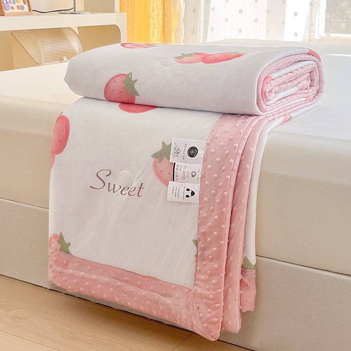 91家纺网 家纺一手货源 找家纺 花满路 2026新款氨凉感丝夏被 草莓多多