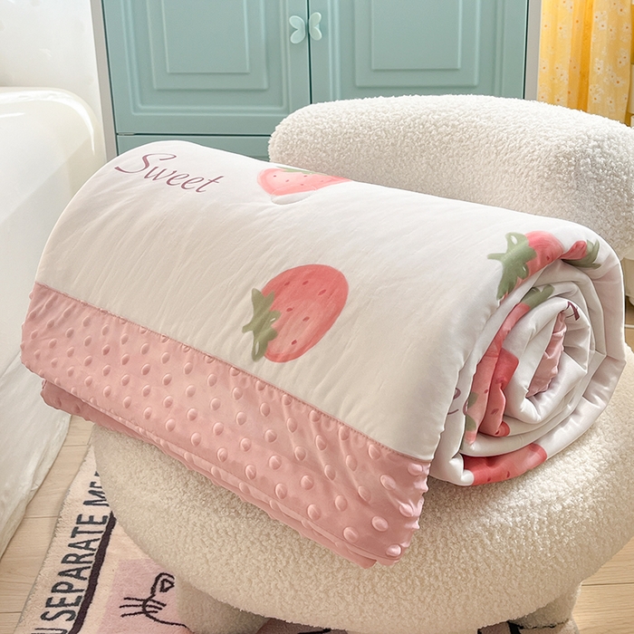 91家纺网 家纺一手货源 找家纺 花满路 2026新款氨凉感丝夏被 草莓多多