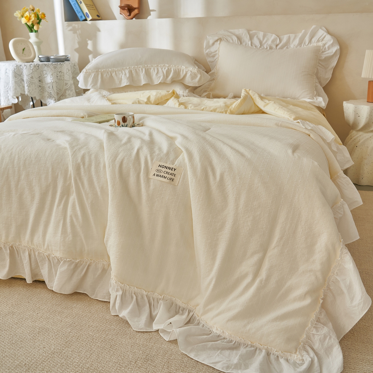 91家纺网 家纺一手货源 找家纺 晨曦家纺 2026新款荷叶花边泡芙纱提花夏凉被四件套可水洗棉夏被四件套少女风 黄油奶芙