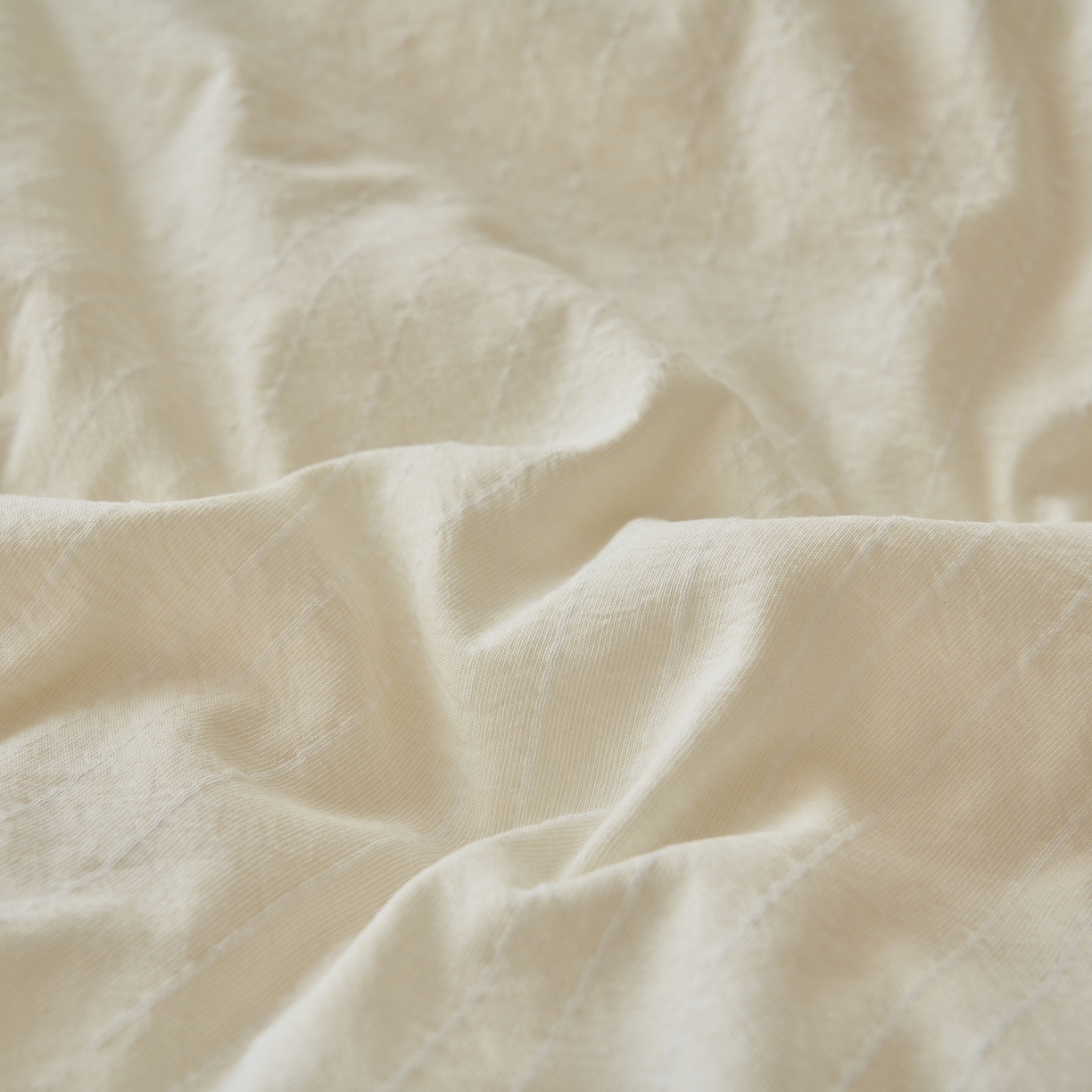 91家纺网 家纺一手货源 找家纺 晨曦家纺 2026新款荷叶花边泡芙纱提花夏凉被四件套可水洗棉夏被四件套少女风 黄油奶芙