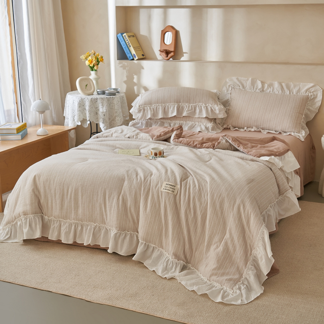 91家纺网 家纺一手货源 找家纺 晨曦家纺 2026新款荷叶花边泡芙纱提花夏凉被四件套可水洗棉夏被四件套少女风 焦糖奶芙