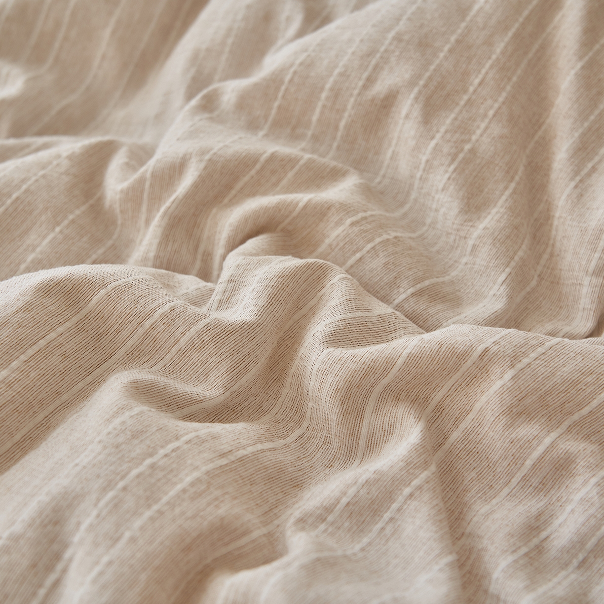 91家纺网 家纺一手货源 找家纺 晨曦家纺 2026新款荷叶花边泡芙纱提花夏凉被四件套可水洗棉夏被四件套少女风 焦糖奶芙