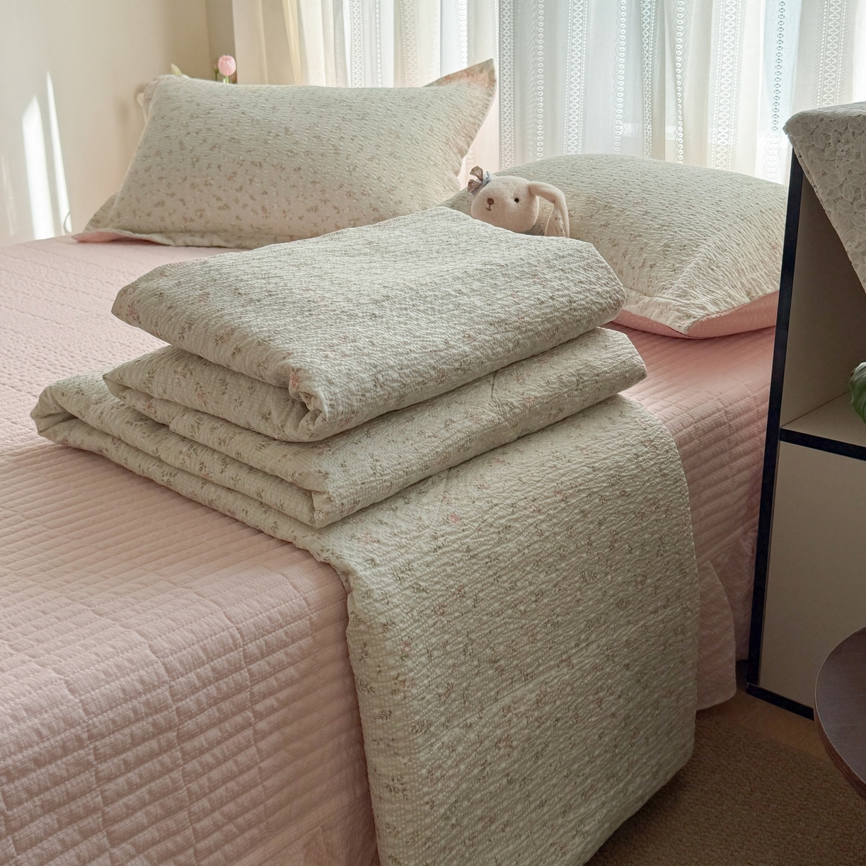 91家纺网 家纺一手货源 找家纺 梵希雅 2026新款云感泡芙棉泡芙纱床盖夏被四件套 秀妍