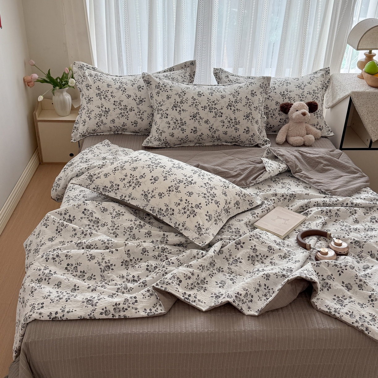 91家纺网 家纺一手货源 找家纺 梵希雅 2026新款云感泡芙棉泡芙纱床盖夏被四件套 只闻花香