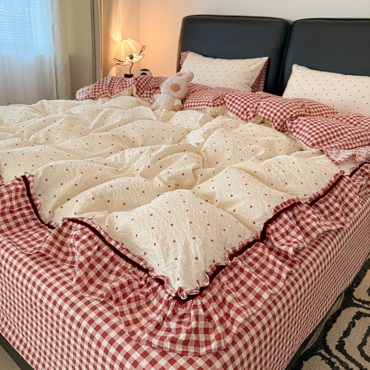 91家纺网 家纺一手货源 找家纺 子钦家纺 2026春夏新款提花泡芙棉立体双层花边简约韩系风床单床笠四件套-安妮 安娜-红小格