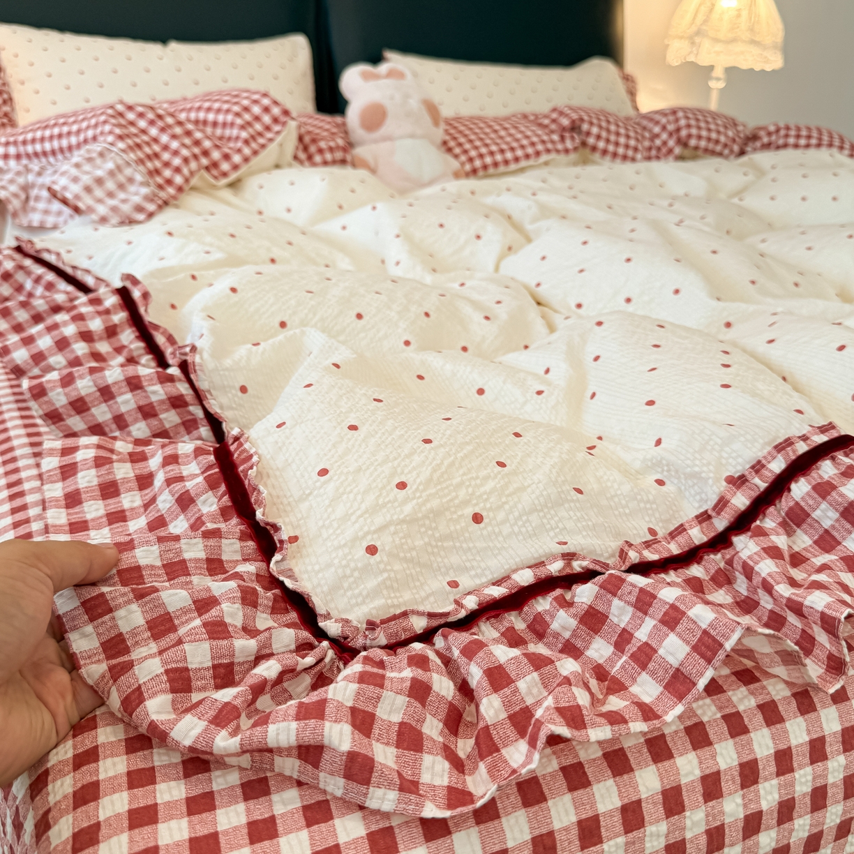 91家纺网 家纺一手货源 找家纺 子钦家纺 2026春夏新款提花泡芙棉立体双层花边简约韩系风床单床笠四件套-安妮 安娜-红小格