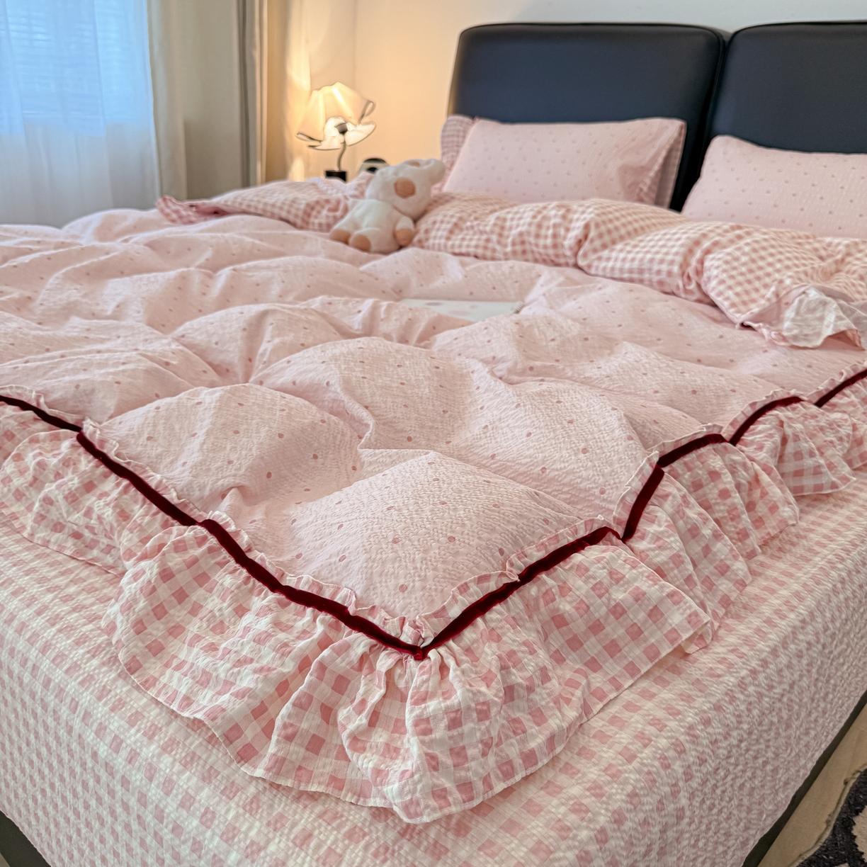 91家纺网 家纺一手货源 找家纺 子钦家纺 2026春夏新款提花泡芙棉立体双层花边简约韩系风床单床笠四件套-安妮 安妮-粉小格