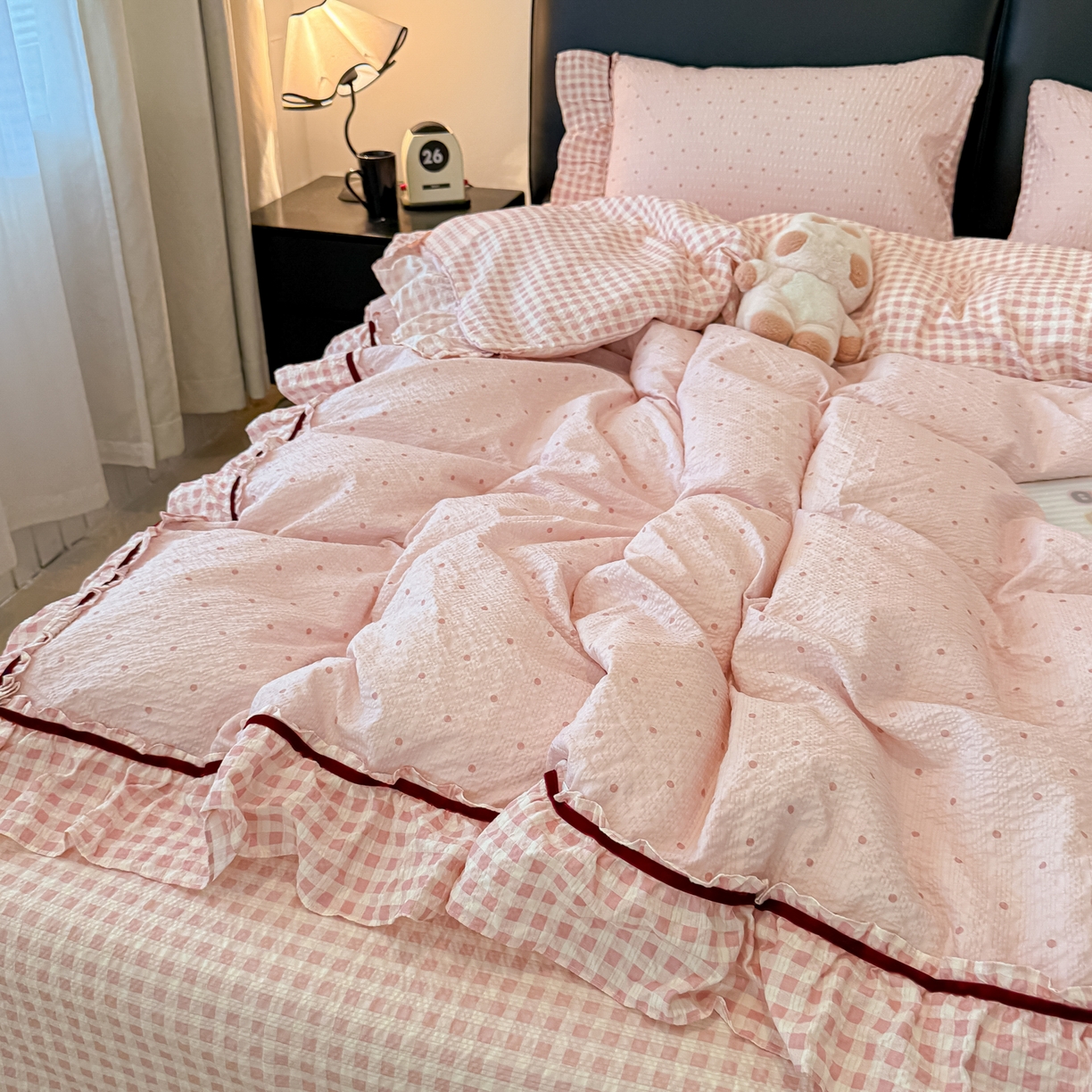 91家纺网 家纺一手货源 找家纺 子钦家纺 2026春夏新款提花泡芙棉立体双层花边简约韩系风床单床笠四件套-安妮 安妮-粉小格
