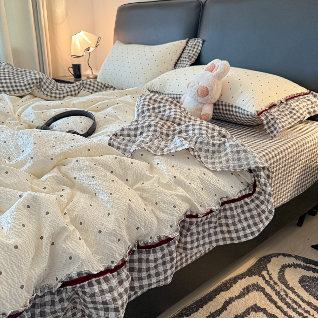 91家纺网 家纺一手货源 找家纺 子钦家纺 2026春夏新款提花泡芙棉立体双层花边简约韩系风床单床笠四件套-安妮 安妮-黑小格