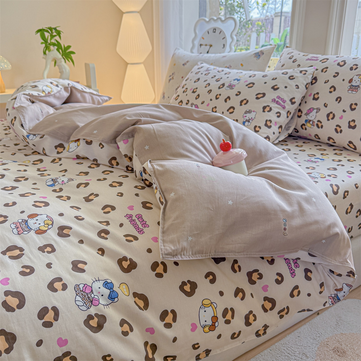 91家纺网 家纺一手货源 找家纺 优眠坊 2026新款全棉印花小清新单品系列-四件套    学生三件套（预留缩水） 豹纹猫-四件套