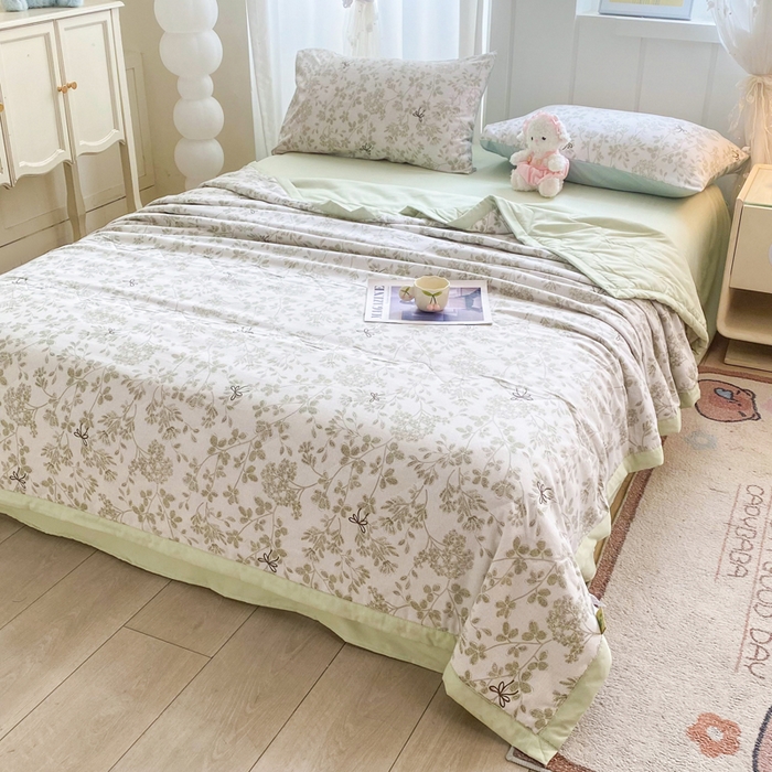 91家纺网 家纺一手货源 找家纺 欧雅搁家纺 2026新款水洗棉夏被夏凉被空调被 春日序章