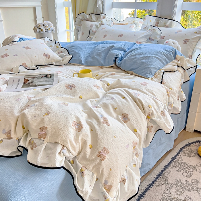 91家纺网 家纺一手货源 找家纺 找底底家纺 2026新款A类泡泡棉双层纱四件套花边夏被四件套 熊仔