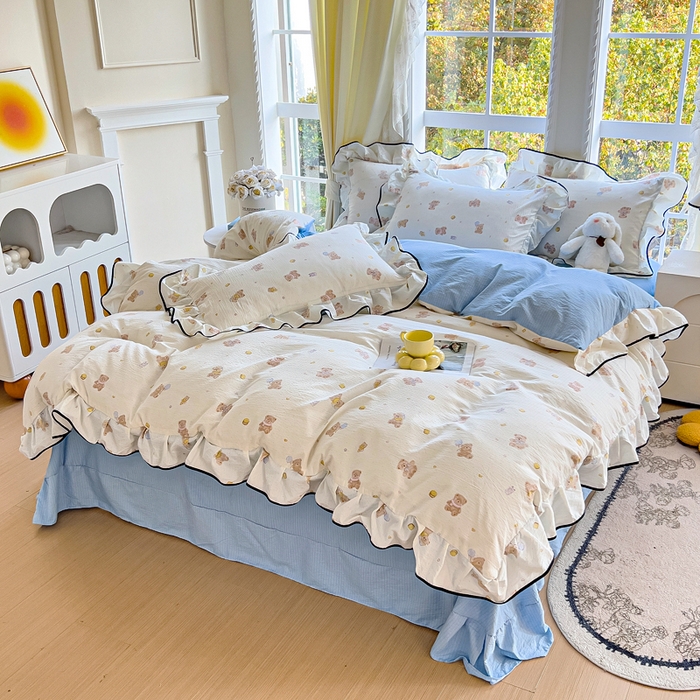 91家纺网 家纺一手货源 找家纺 找底底家纺 2026新款A类泡泡棉双层纱四件套花边夏被四件套 熊仔