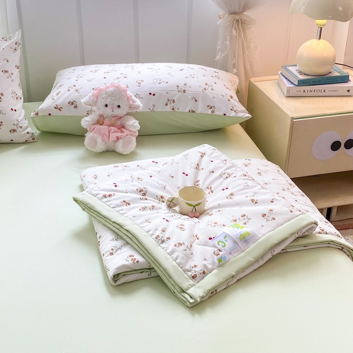 91家纺网 家纺一手货源 找家纺 欧雅搁家纺 2026新款凉感丝滑小冰被夏被夏凉被空调被 甜莓倚香